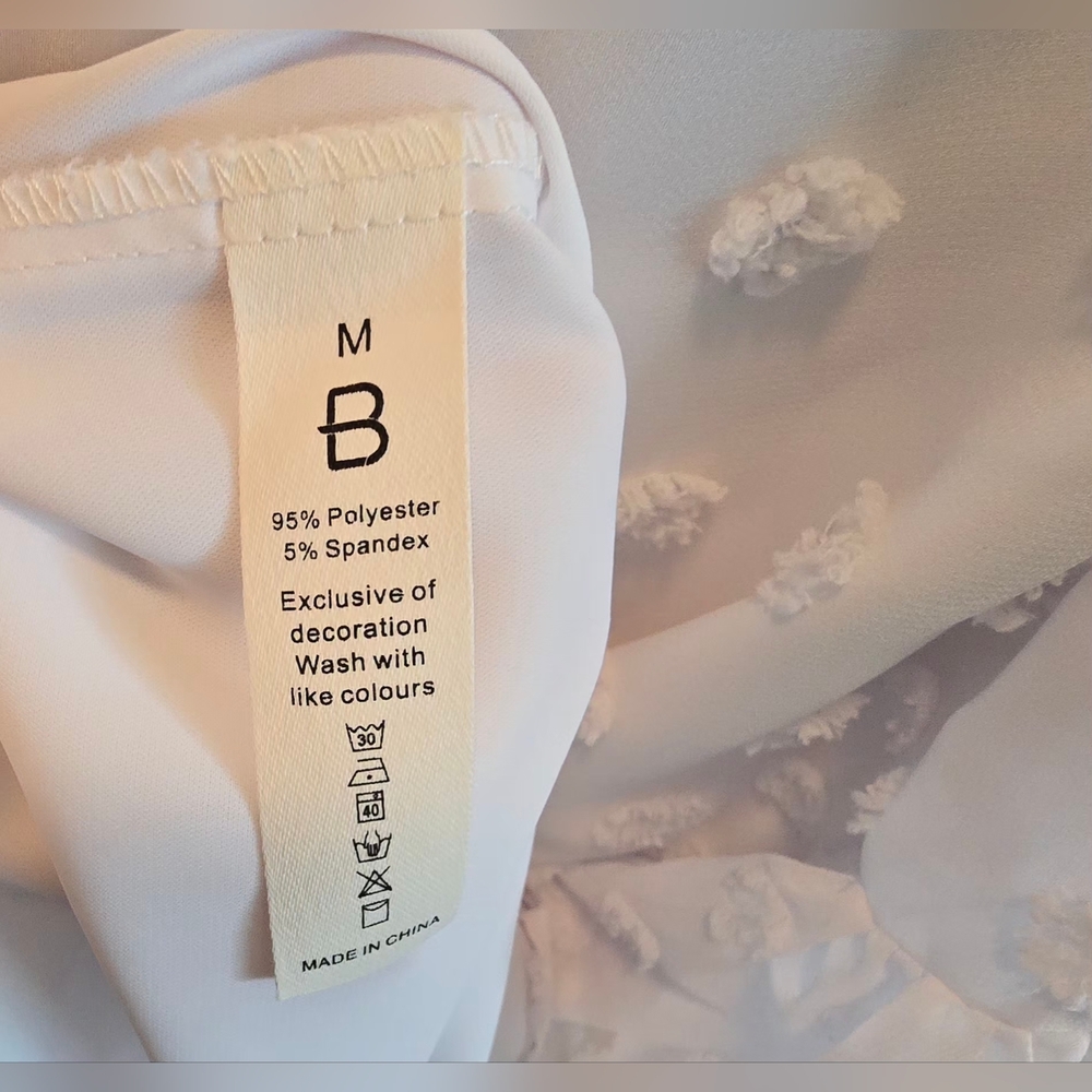 Elegant White Floral Wedding Dress M - Picture 3 of 5